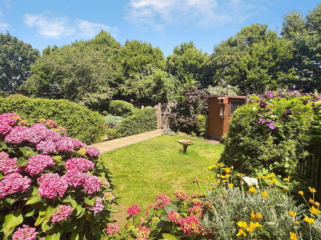 Property photo 2 of 26