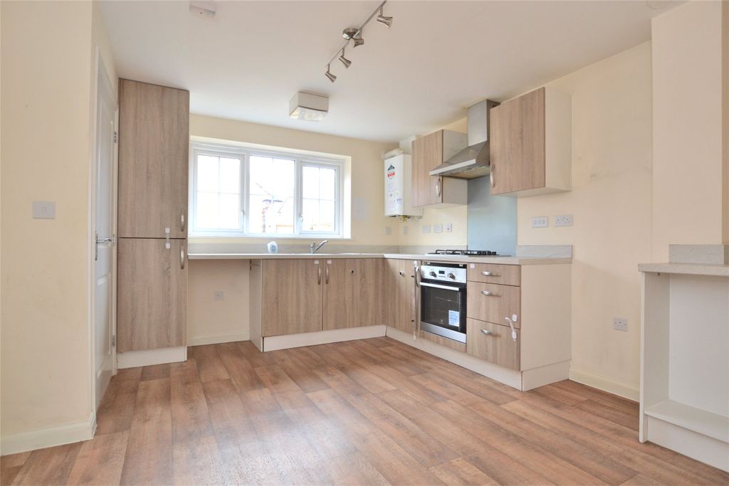 Property photo 2 of 14 Picture No. 19