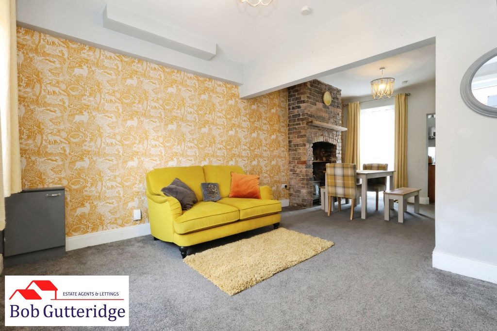 Property photo 2 of 17 Open Plan Lounge / Dining Room