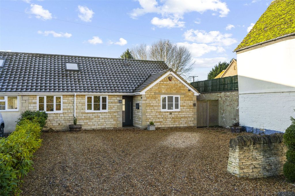 Property photo 1 of 18 21B Beckford