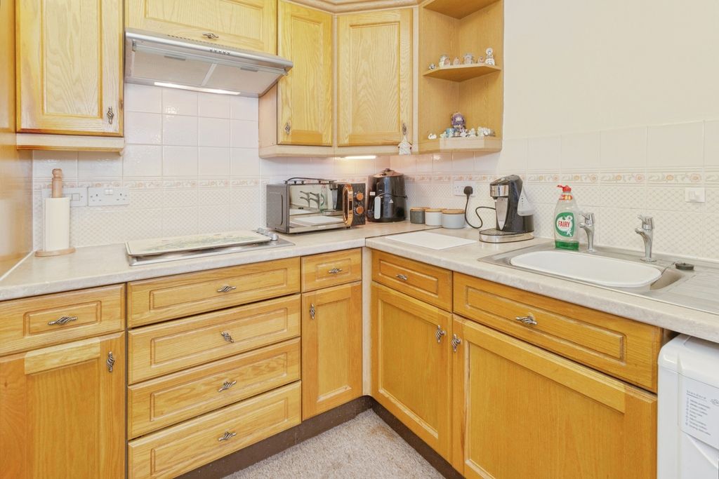 Property photo 2 of 16 Kitchen