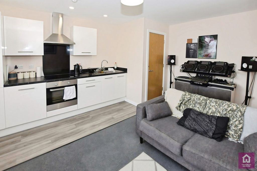 Property photo 3 of 14 Pbox-Img.Jpg