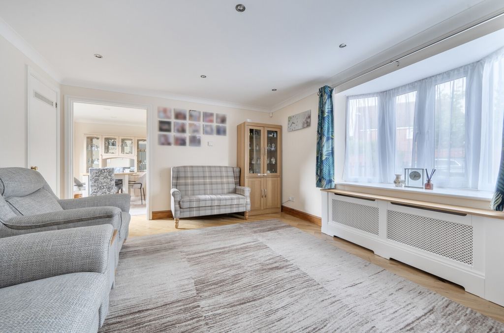 Property photo 2 of 22 4839403