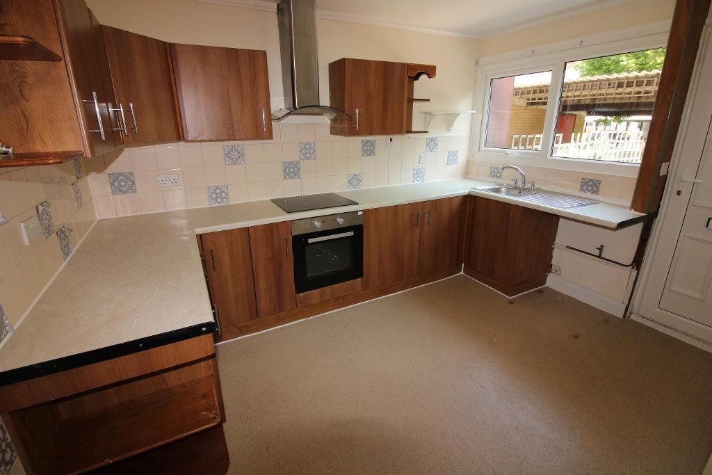 Property photo 2 of 9 Kitchen