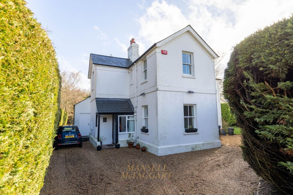 Property photo 1 of 31