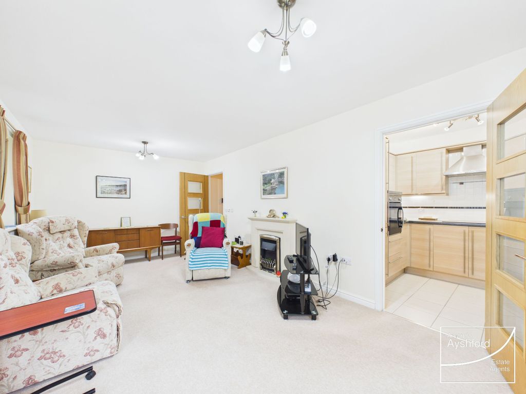 Property photo 3 of 23