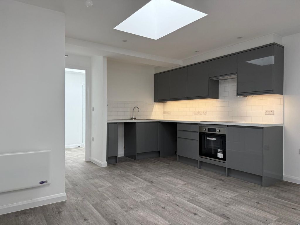 Property photo 3 of 23 Image