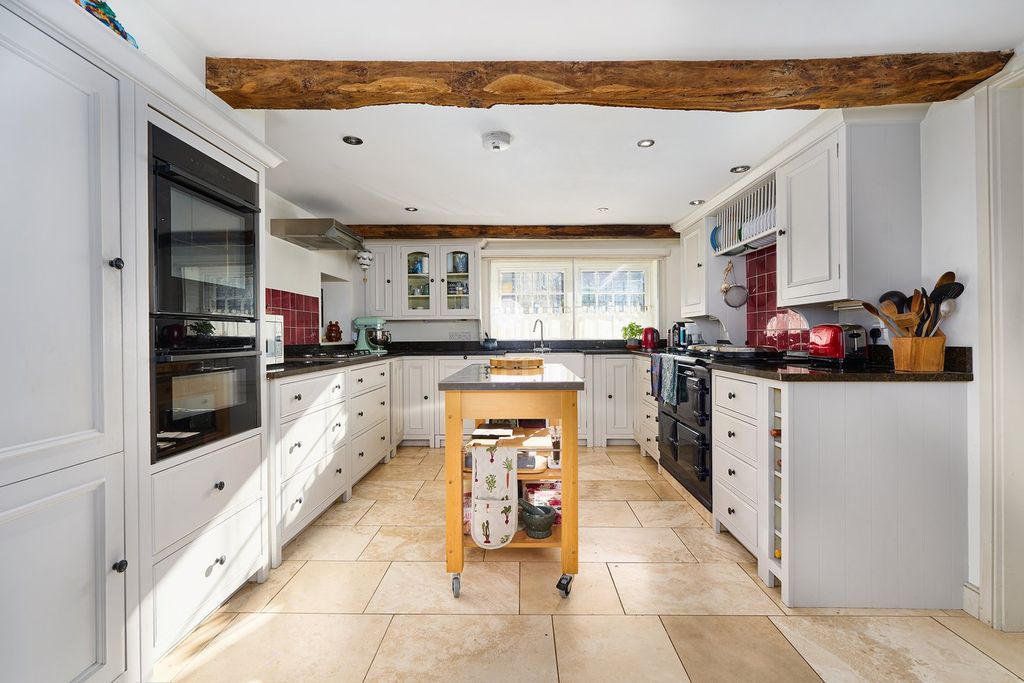 Property photo 2 of 17