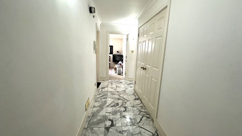 Property photo 3 of 9 Gallery