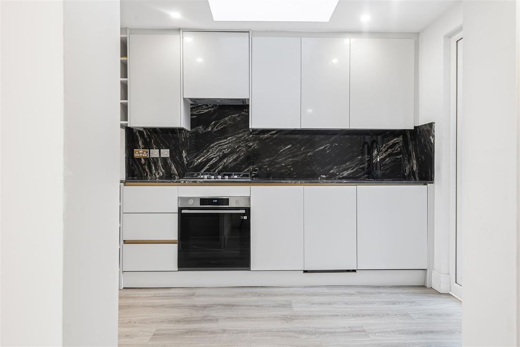 Property photo 2 of 15 22_66239.Jpg