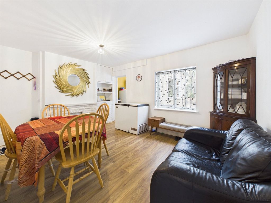 Property photo 3 of 12 Picture No. 10