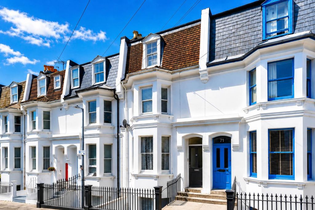 Property photo 1 of 33 141.Png