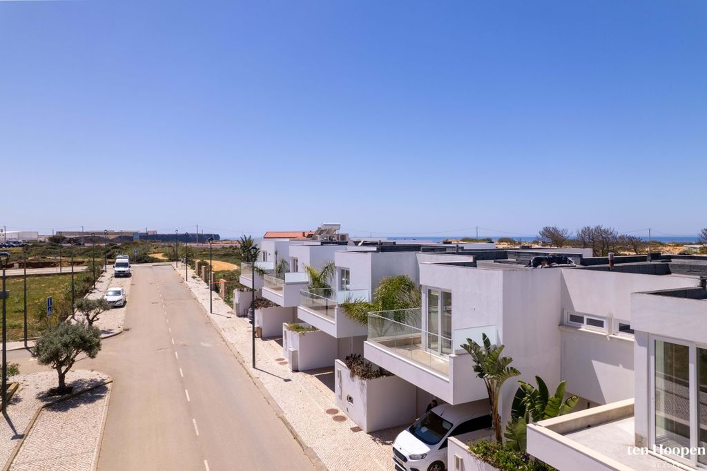 Property photo 1 of 30