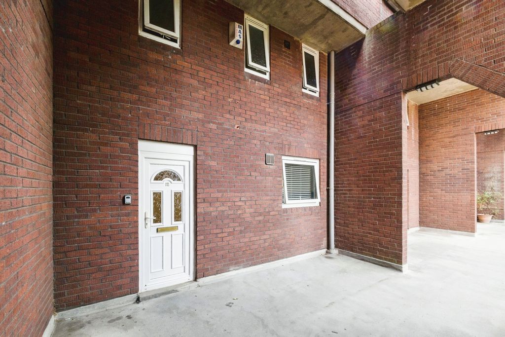 Property photo 2 of 15 Pbox-Img.Jpg