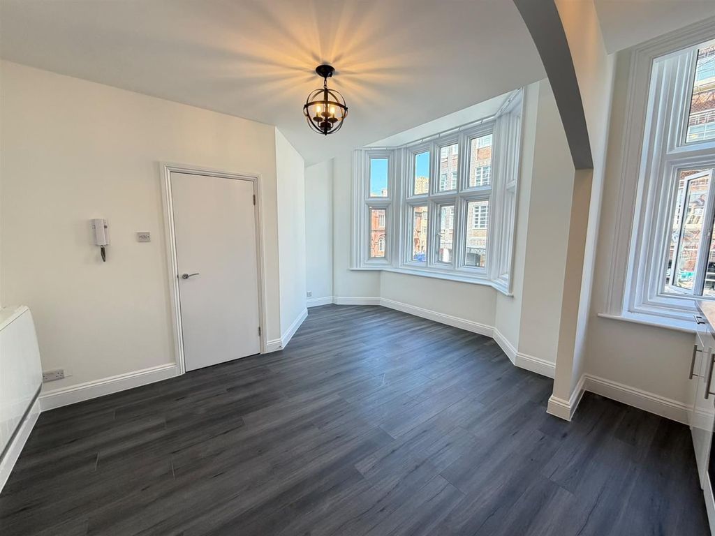 Property photo 1 of 7 Living Room.Jpg