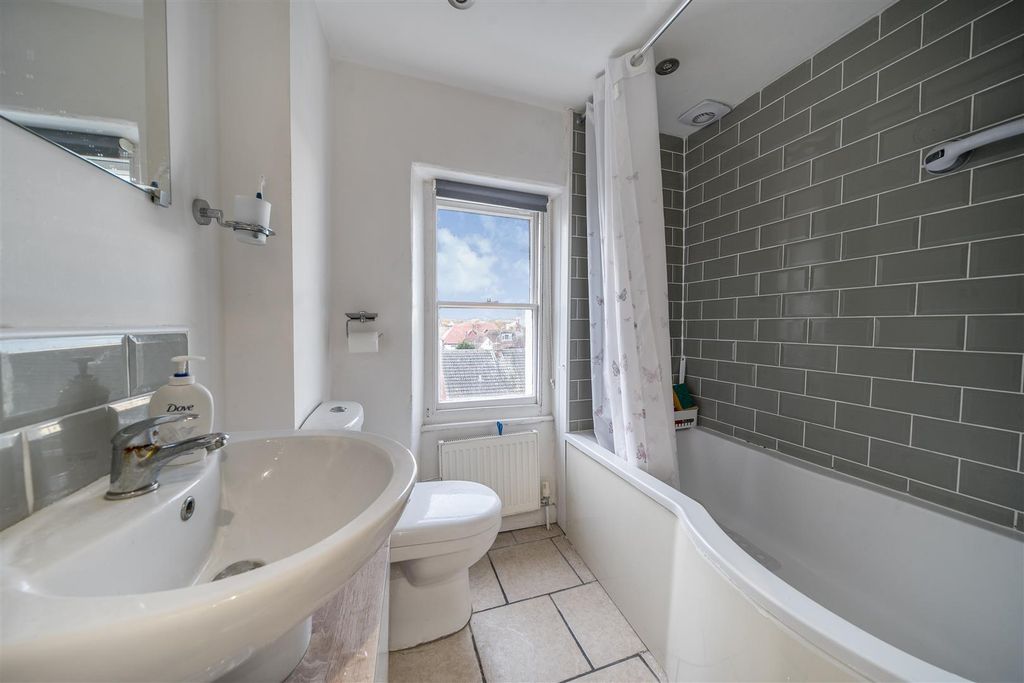 Additional image 9 of 6 bed terraced house for saleOrwell Road, Harwich CO12