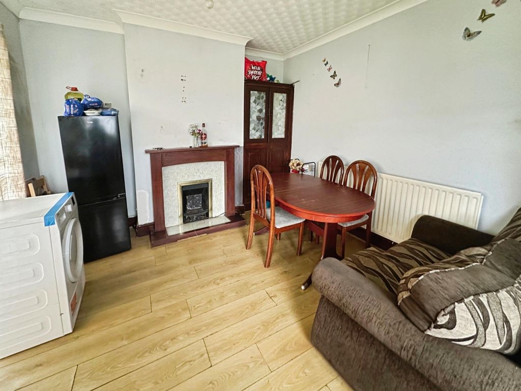 Property photo 3 of 11 Kitchen/Diner