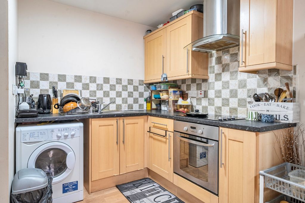 Property photo 3 of 13 Picture No. 17