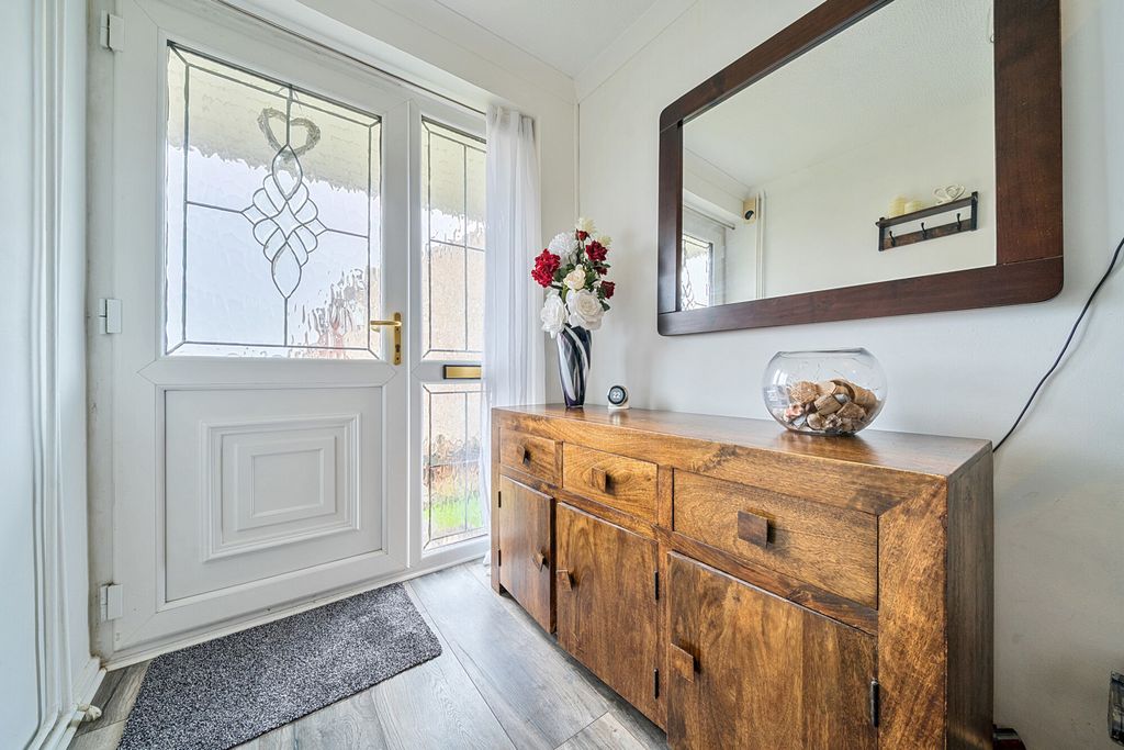 Property photo 2 of 20 Hallway