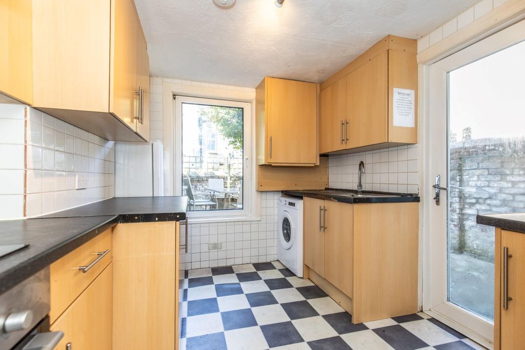 Property photo 3 of 14 Seville Street-12.Jpg