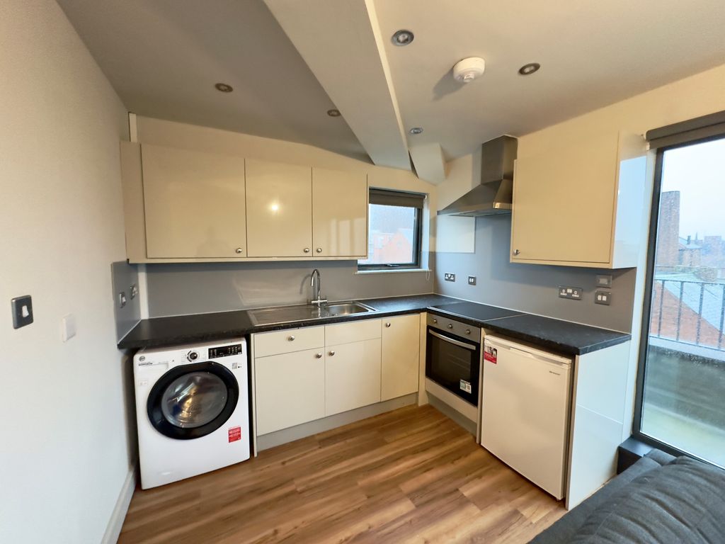 Property photo 2 of 7 Kitchen