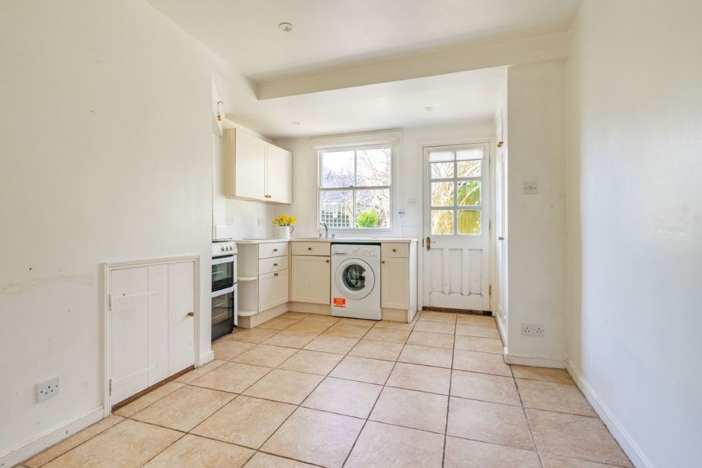 Property photo 3 of 12 Kitchen