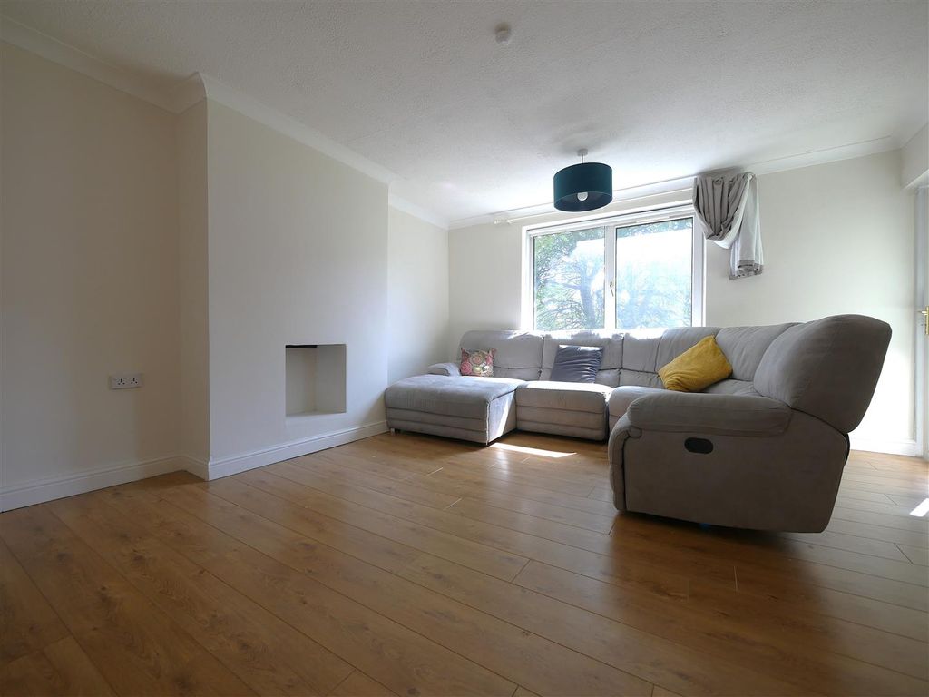 Property photo 2 of 12 P2100822.Jpg