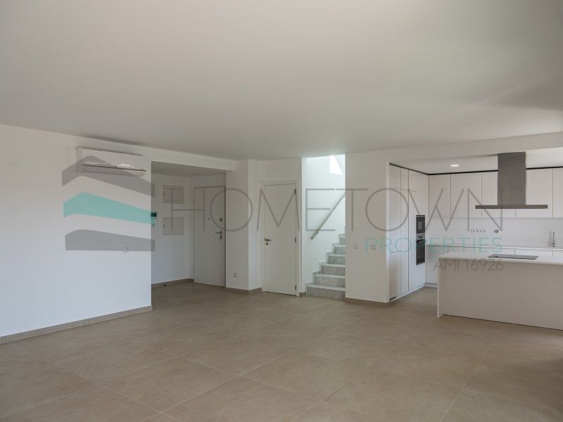 Property photo 3 of 40