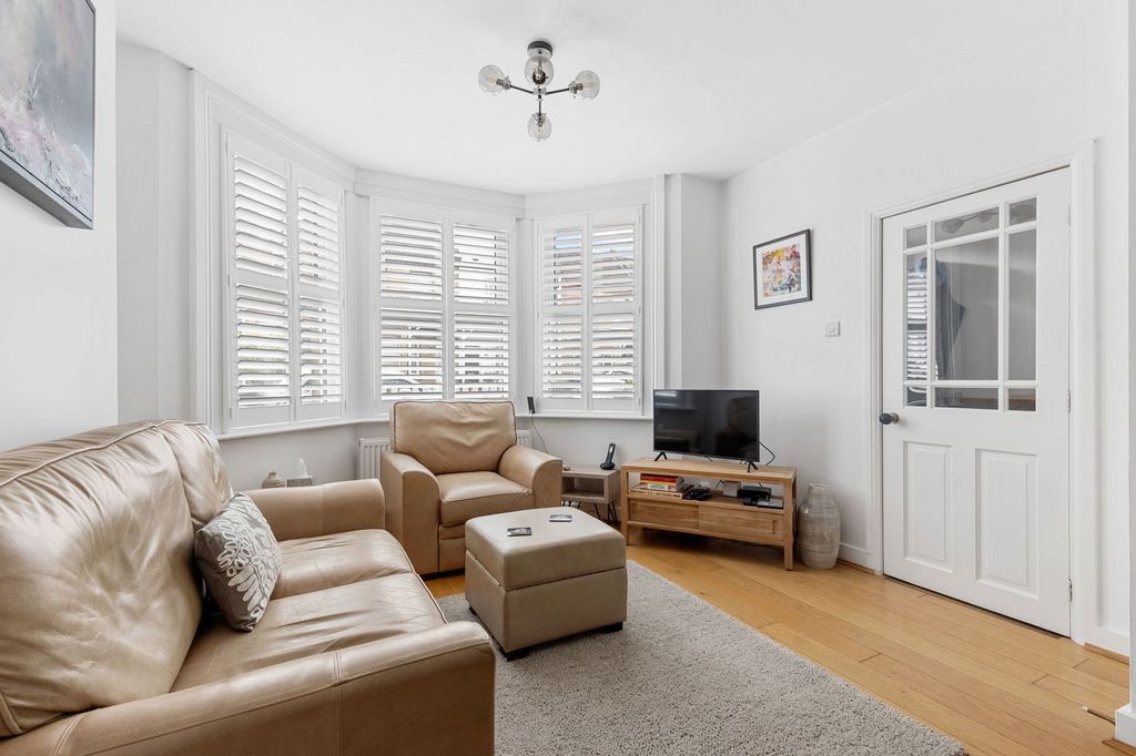 Property photo 3 of 19