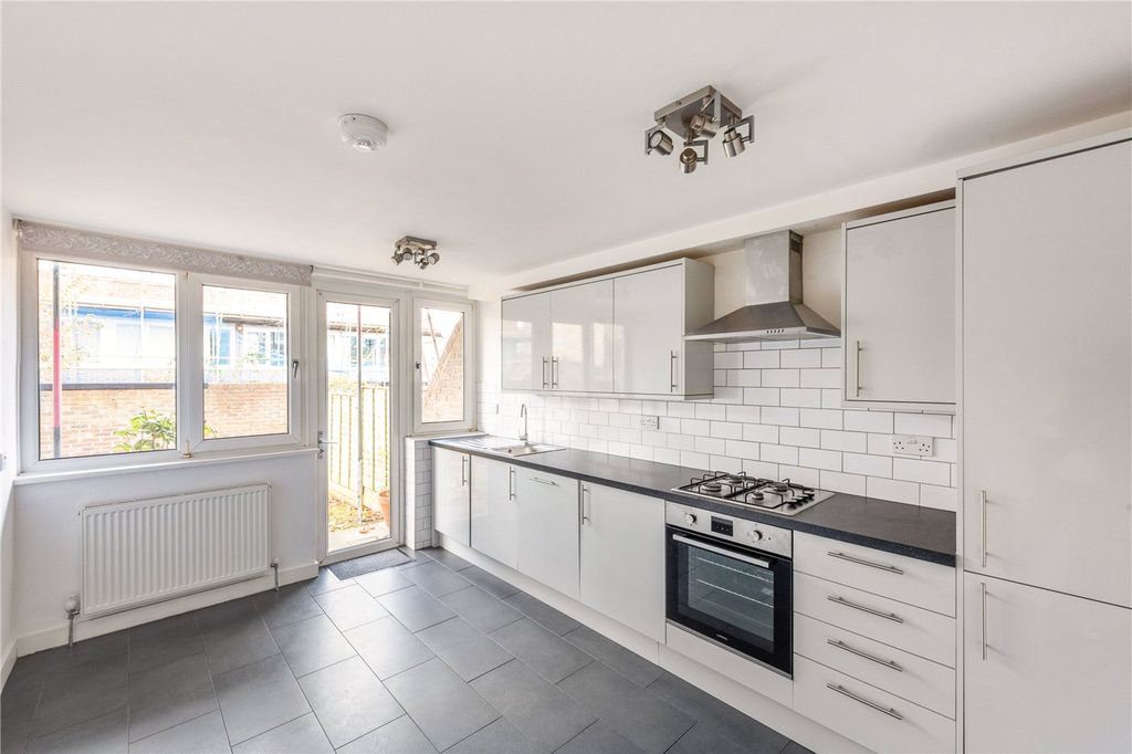 Property photo 2 of 13 Picture No. 11