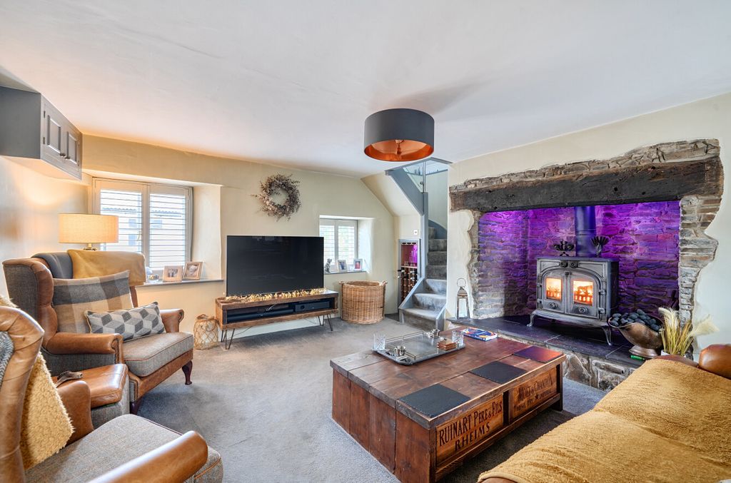 Property photo 2 of 16 1369615-23-6908d7...