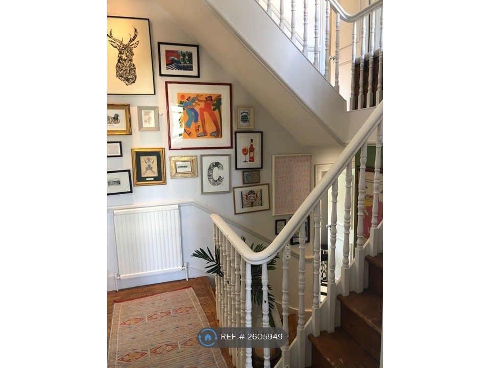 Property photo 2 of 19 Stairwell 1