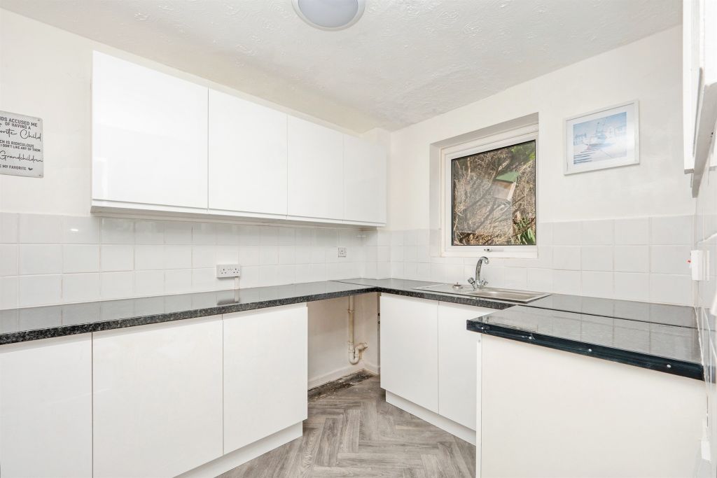 Property photo 3 of 25