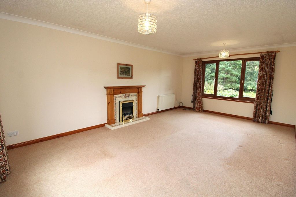 Property photo 2 of 22 Lounge