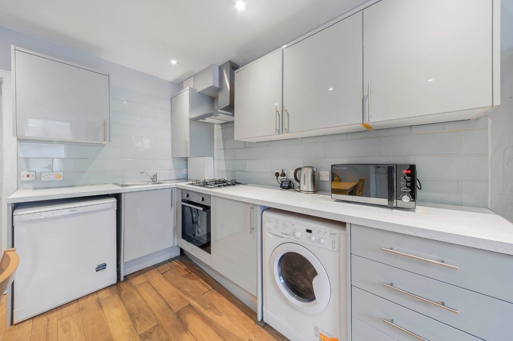 Property photo 3 of 12 Picture No. 11