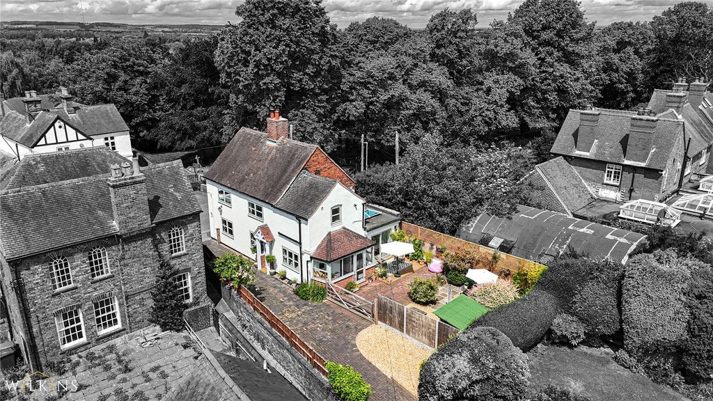 Property photo 1 of 51 Picture No. 04
