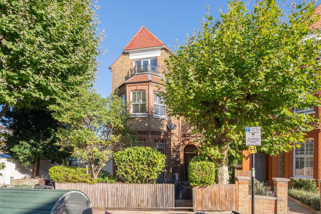 Property photo 2 of 9