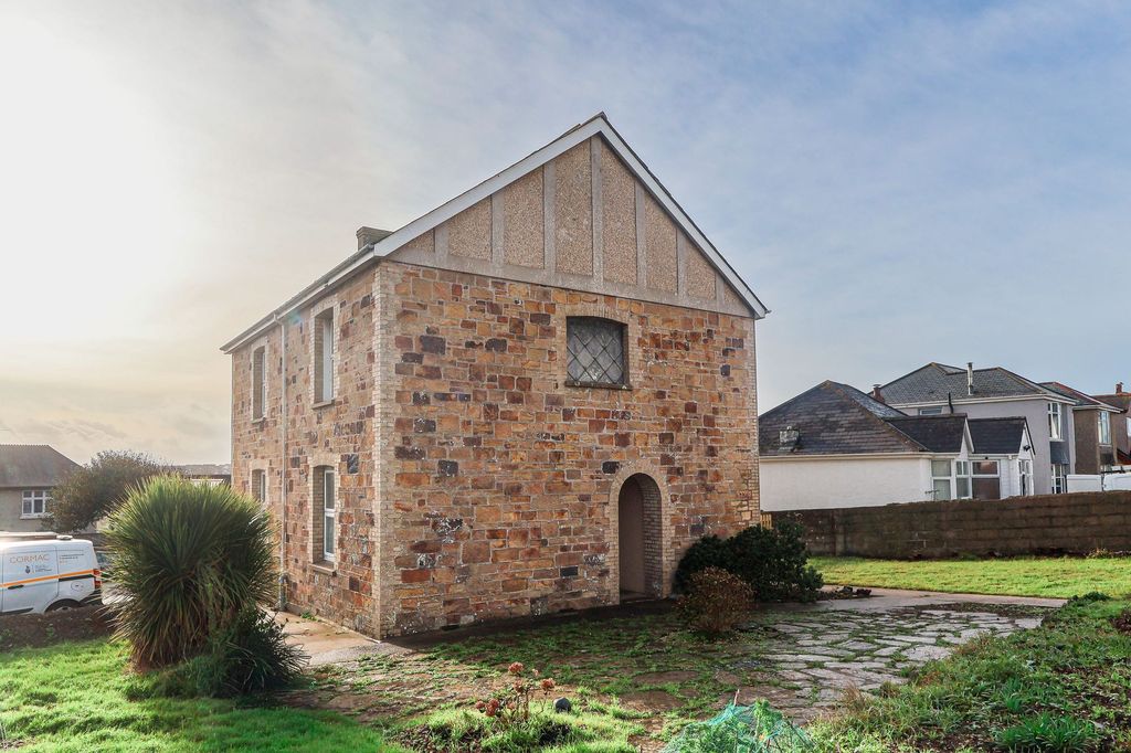 Property photo 1 of 5