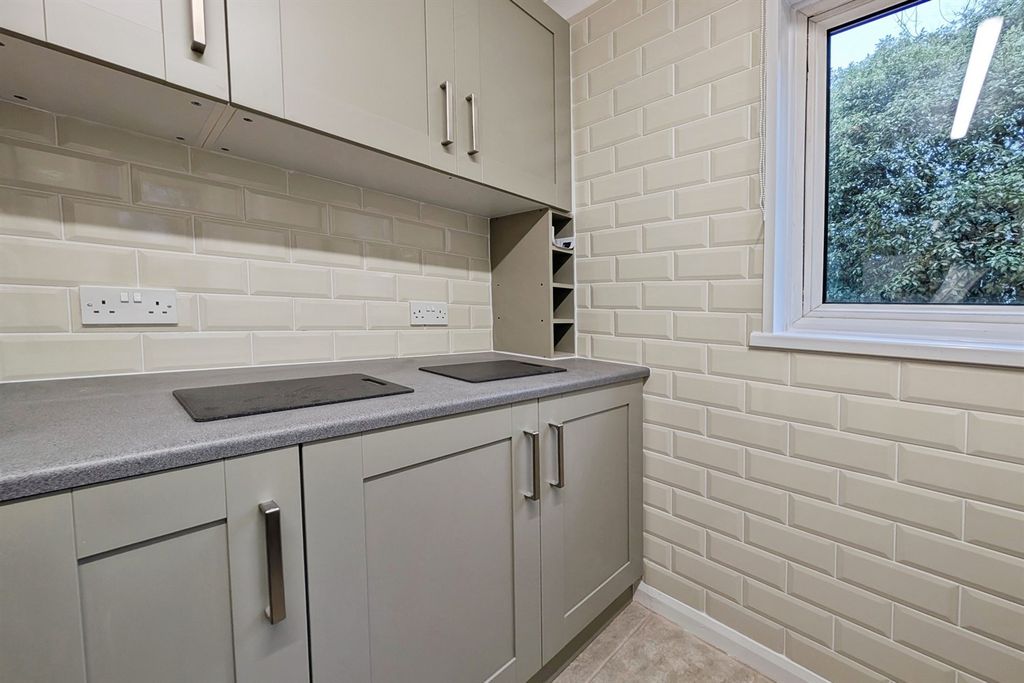 Property photo 3 of 5 (Main)