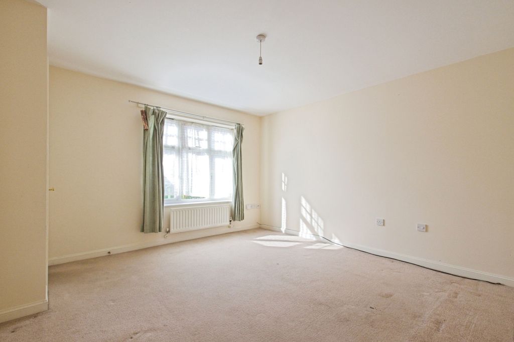 Property photo 2 of 18 Photo