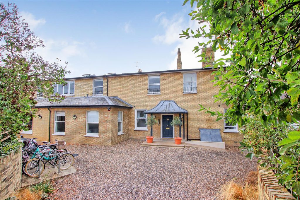 Property photo 1 of 11 Front 2.Jpg
