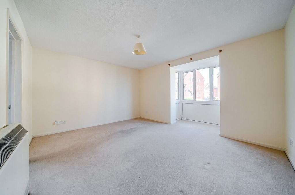 Property photo 2 of 11 1467830-3-6A15F43...