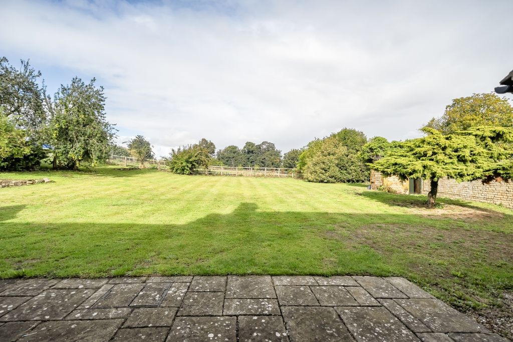 Property photo 2 of 32 1348724-30-68B995...
