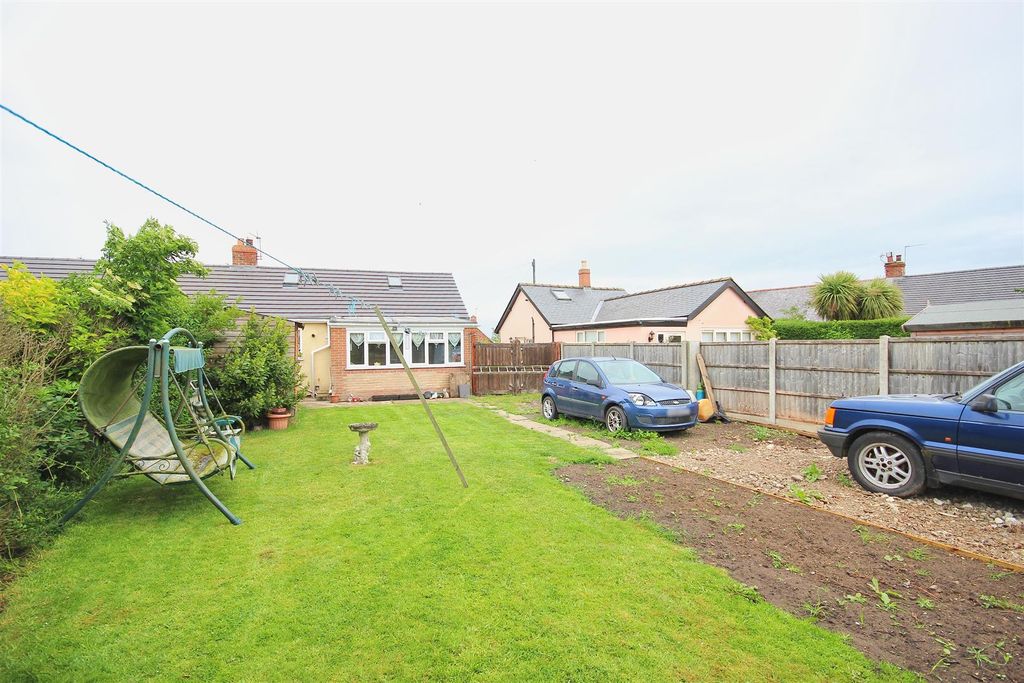 Property photo 2 of 11 Outside