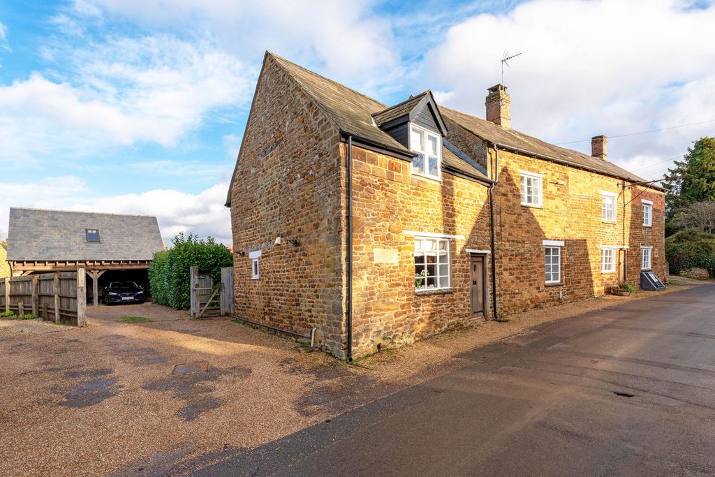 Property photo 1 of 35