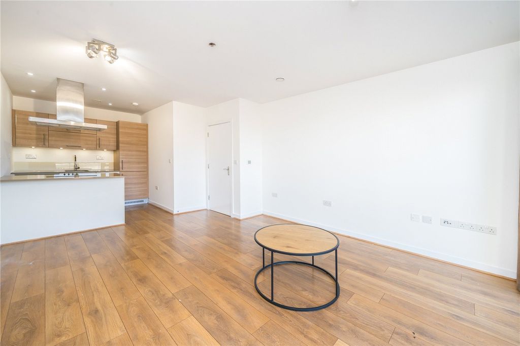 Property photo 2 of 8 Picture No. 13