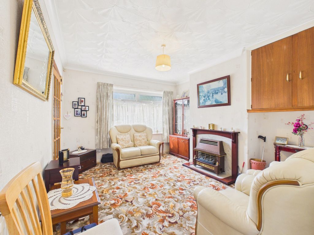 Property photo 2 of 17 5351663