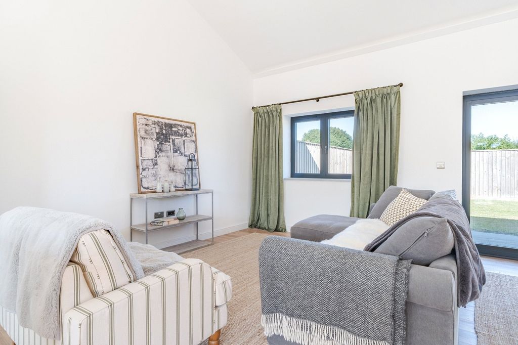 Property photo 3 of 13 Picture No. 34