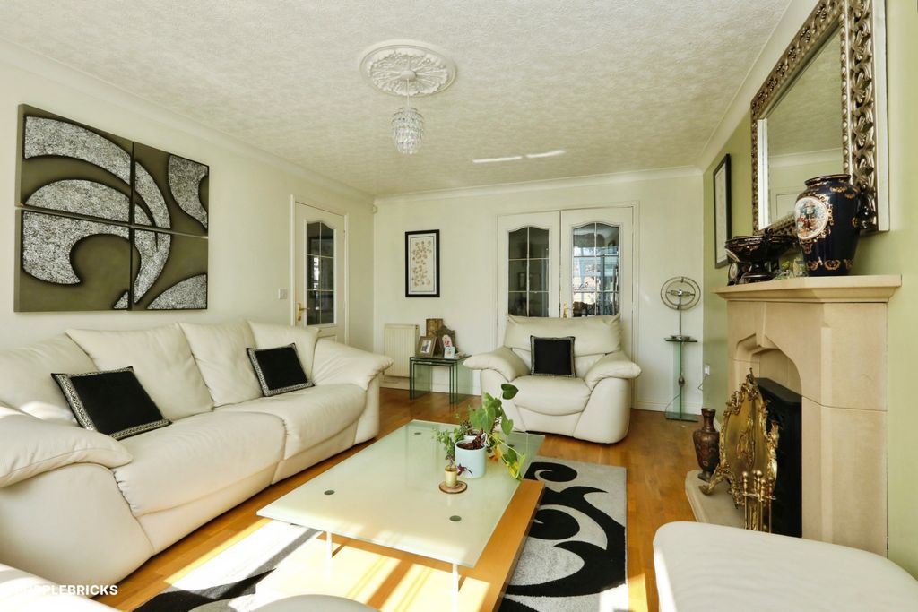 Property photo 3 of 35