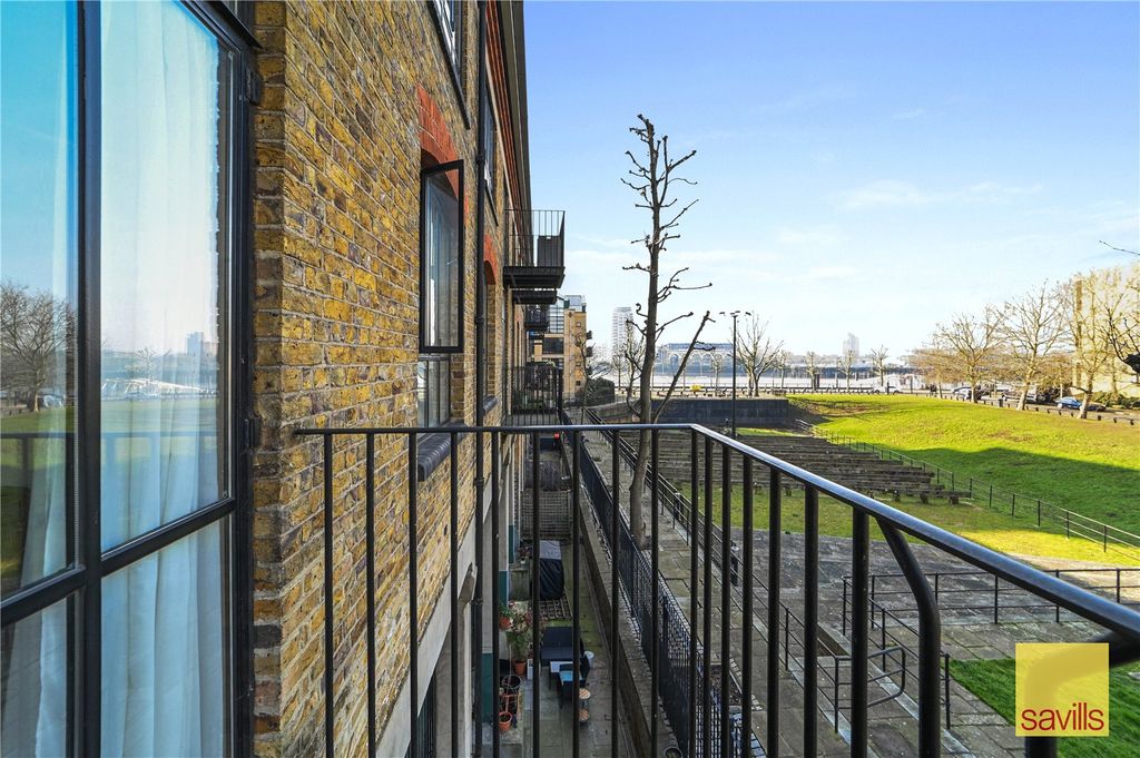 Property photo 1 of 15 Balcony